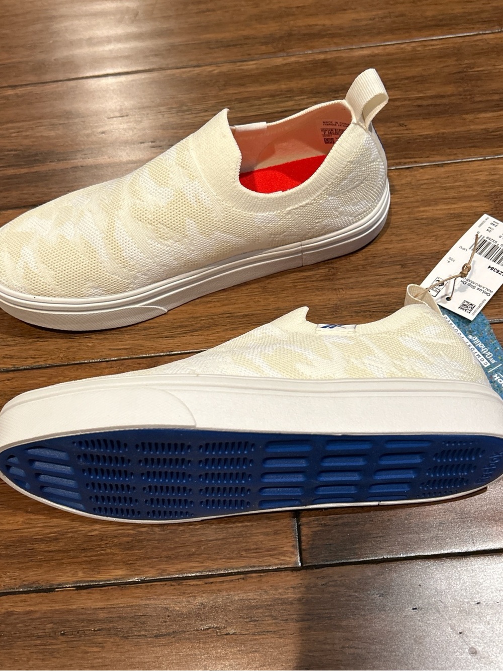 NEW Reebok OnLux Slip-On Sneakers in Cream and White